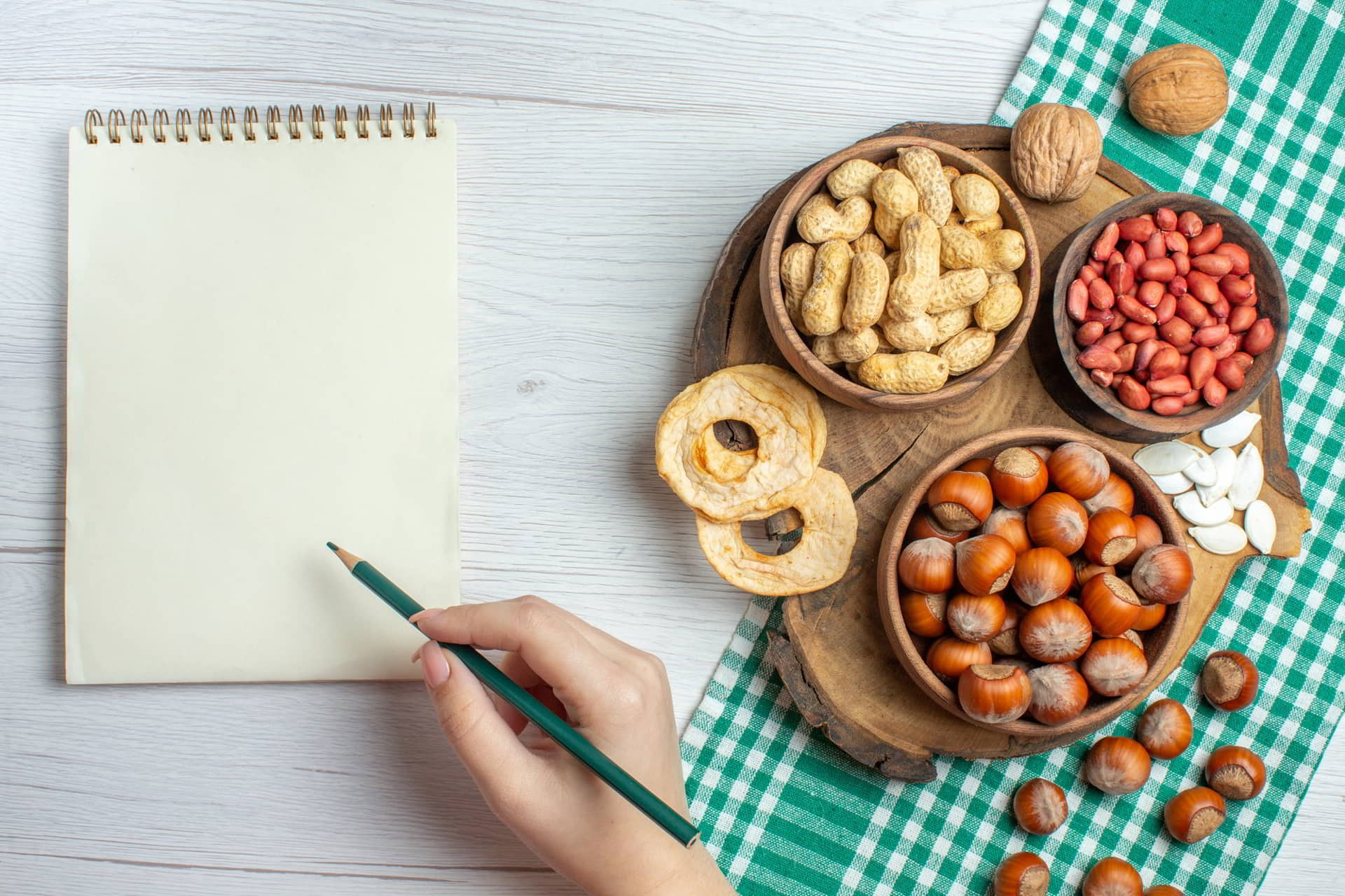 How to Choose Healthy Snacks and Read Labels: Decoding What You Eat